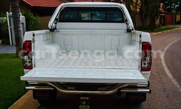 Nunua Ilio tumika Toyota Hilux White Gari ndani ya Mbabane nchini Manzini Nunua Ilio tumika Toyota Hilux White Gari ndani ya Mbabane nchini Manzini