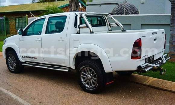 Nunua Ilio tumika Toyota Hilux White Gari ndani ya Mbabane nchini Manzini Nunua Ilio tumika Toyota Hilux White Gari ndani ya Mbabane nchini Manzini