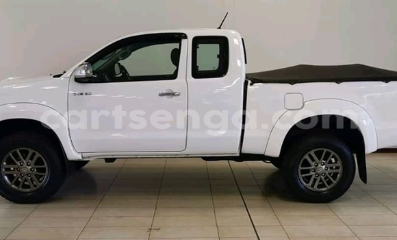 Buy Used Toyota Hilux White Car in Mbabane in Manzini Buy Used Toyota Hilux White Car in Mbabane in Manzini