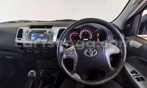 Buy Used Toyota Hilux White Car in Mbabane in Manzini Buy Used Toyota Hilux White Car in Mbabane in Manzini