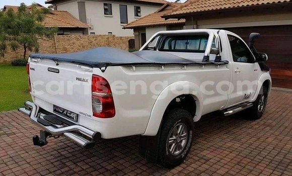 Buy Used Toyota Hilux White Car in Mbabane in Manzini Buy Used Toyota Hilux White Car in Mbabane in Manzini