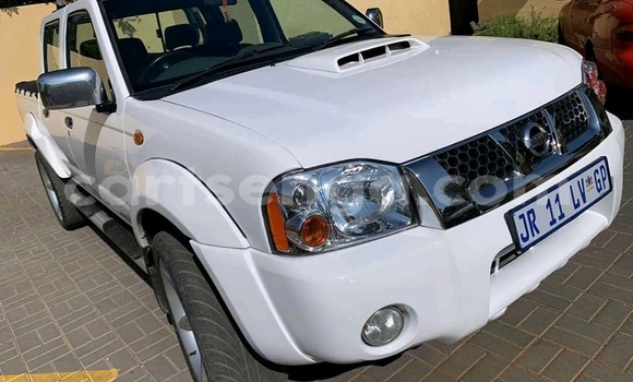 Buy Used Nissan NP 300 White Car in Mbabane in Manzini Buy Used Nissan NP 300 White Car in Mbabane in Manzini