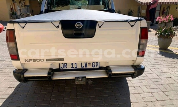 Buy Used Nissan NP 300 White Car in Mbabane in Manzini Buy Used Nissan NP 300 White Car in Mbabane in Manzini