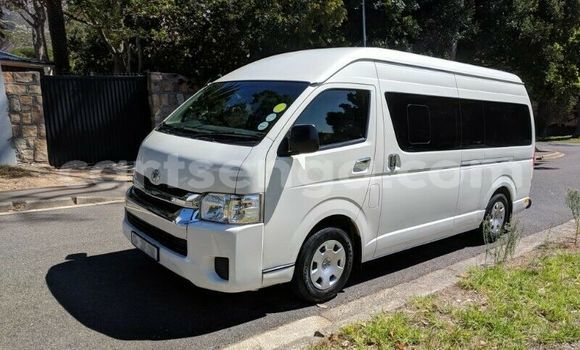 Buy Used Toyota Hiace White Car in Mbabane in Manzini Buy Used Toyota Hiace White Car in Mbabane in Manzini