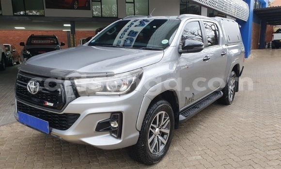 Buy Used Toyota Hilux Silver Car in Mbabane in Manzini