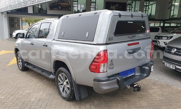 Buy Used Toyota Hilux Silver Car in Mbabane in Manzini Buy Used Toyota Hilux Silver Car in Mbabane in Manzini
