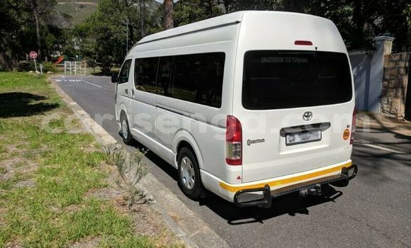Buy Used Toyota Hiace White Car in Mbabane in Manzini Buy Used Toyota Hiace White Car in Mbabane in Manzini