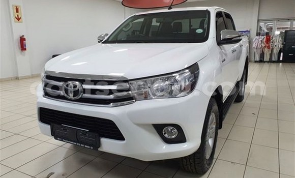 Nunua Ilio tumika Toyota Hilux White Gari ndani ya Mbabane nchini Manzini Nunua Ilio tumika Toyota Hilux White Gari ndani ya Mbabane nchini Manzini