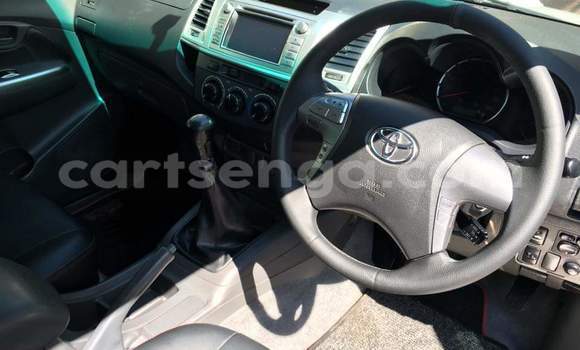 Nunua Ilio tumika Toyota Hilux White Gari ndani ya Manzini nchini Manzini Nunua Ilio tumika Toyota Hilux White Gari ndani ya Manzini nchini Manzini