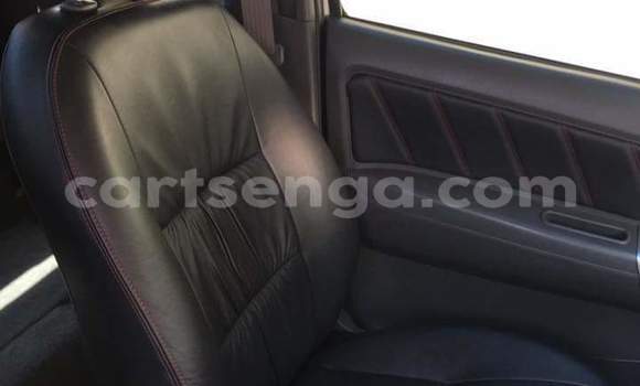 Nunua Ilio tumika Toyota Hilux White Gari ndani ya Manzini nchini Manzini Nunua Ilio tumika Toyota Hilux White Gari ndani ya Manzini nchini Manzini