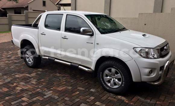 Acheter Occasion Voiture Toyota Hilux Blanc à Mbabane, Manzini Acheter Occasion Voiture Toyota Hilux Blanc à Mbabane, Manzini