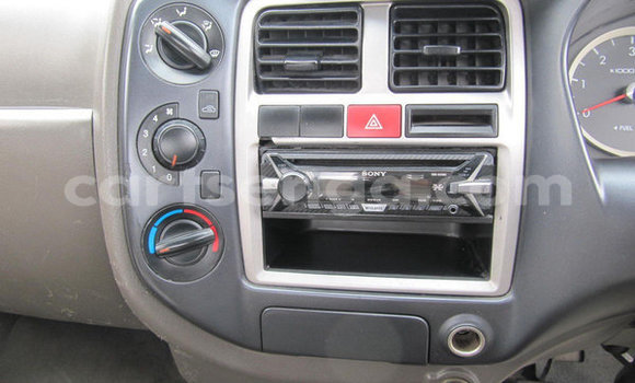 Acheter Occasion Utilitaire Hyundai H200 Blanc à Nhlangano, Shiselweni District Acheter Occasion Utilitaire Hyundai H200 Blanc à Nhlangano, Shiselweni District