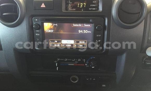 Nunua Ilio tumika Toyota Land Cruiser White Gari ndani ya Ezulwini nchini Hhohho Nunua Ilio tumika Toyota Land Cruiser White Gari ndani ya Ezulwini nchini Hhohho