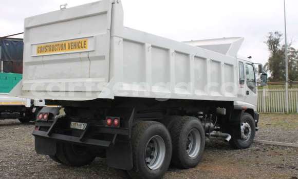 Nunua Ilio tumika Isuzu FTR 850 White Lori ndani ya Manzini nchini Manzini Nunua Ilio tumika Isuzu FTR 850 White Lori ndani ya Manzini nchini Manzini