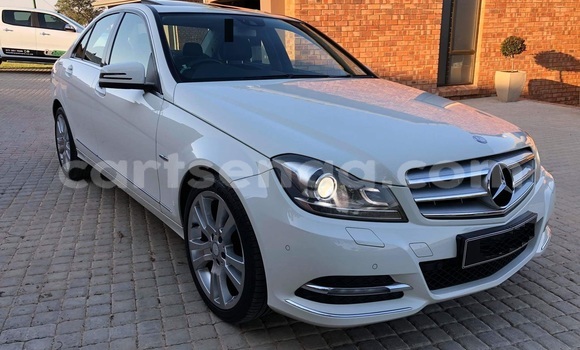 Nunua Ilio tumika Mercedes‒Benz C–Class White Gari ndani ya Manzini nchini Manzini Nunua Ilio tumika Mercedes‒Benz C–Class White Gari ndani ya Manzini nchini Manzini