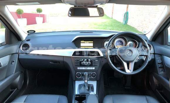 Nunua Ilio tumika Mercedes‒Benz C–Class White Gari ndani ya Manzini nchini Manzini Nunua Ilio tumika Mercedes‒Benz C–Class White Gari ndani ya Manzini nchini Manzini