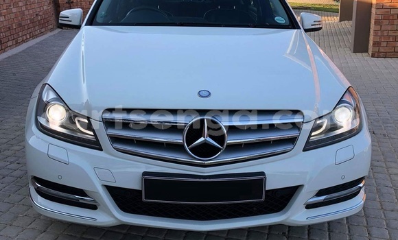 Nunua Ilio tumika Mercedes‒Benz C–Class White Gari ndani ya Manzini nchini Manzini Nunua Ilio tumika Mercedes‒Benz C–Class White Gari ndani ya Manzini nchini Manzini