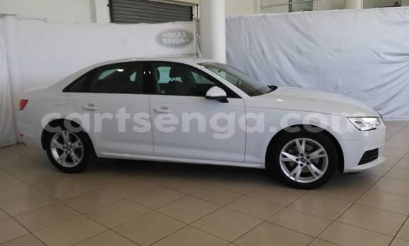 Nunua Ilio tumika Audi A4 White Gari ndani ya Ezulwini nchini Hhohho Nunua Ilio tumika Audi A4 White Gari ndani ya Ezulwini nchini Hhohho