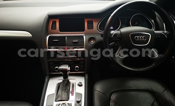 Nunua Ilio tumika Audi Q7 White Gari ndani ya Ezulwini nchini Hhohho Nunua Ilio tumika Audi Q7 White Gari ndani ya Ezulwini nchini Hhohho
