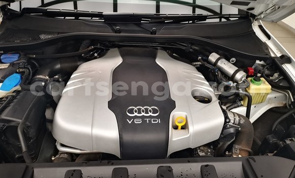 Nunua Ilio tumika Audi Q7 White Gari ndani ya Ezulwini nchini Hhohho Nunua Ilio tumika Audi Q7 White Gari ndani ya Ezulwini nchini Hhohho