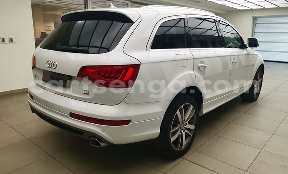 Nunua Ilio tumika Audi Q7 White Gari ndani ya Ezulwini nchini Hhohho Nunua Ilio tumika Audi Q7 White Gari ndani ya Ezulwini nchini Hhohho