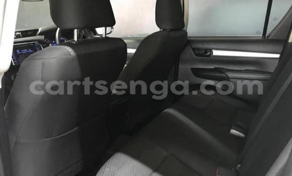 Buy Used Toyota Hilux White Car in Ezulwini in Hhohho Buy Used Toyota Hilux White Car in Ezulwini in Hhohho