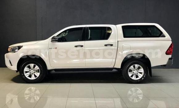 Buy Used Toyota Hilux White Car in Ezulwini in Hhohho Buy Used Toyota Hilux White Car in Ezulwini in Hhohho