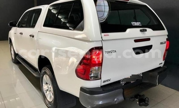 Buy Used Toyota Hilux White Car in Ezulwini in Hhohho Buy Used Toyota Hilux White Car in Ezulwini in Hhohho