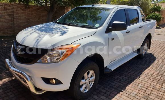 Acheter Occasion Voiture Mazda BT-50 Blanc à Ezulwini, Hhohho Acheter Occasion Voiture Mazda BT-50 Blanc à Ezulwini, Hhohho