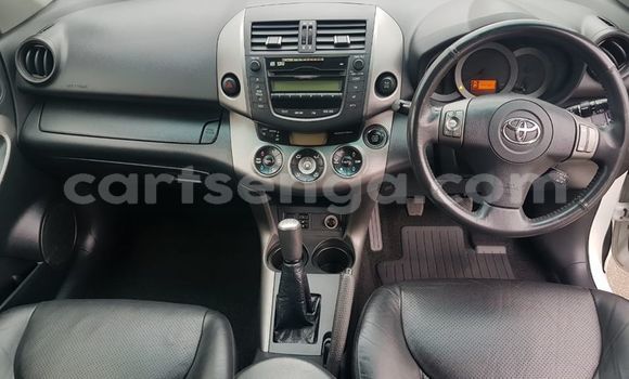 Acheter Occasion Voiture Toyota RAV4 Blanc à Mbabane, Manzini Acheter Occasion Voiture Toyota RAV4 Blanc à Mbabane, Manzini