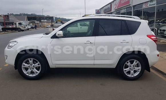 Acheter Occasion Voiture Toyota RAV4 Blanc à Mbabane, Manzini Acheter Occasion Voiture Toyota RAV4 Blanc à Mbabane, Manzini