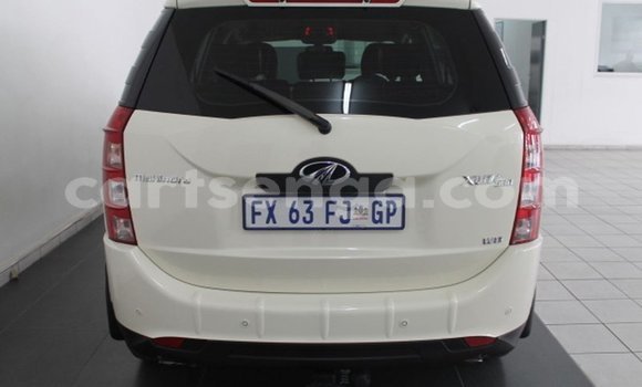 Buy Used Mahindra Xylo White Car in Mbabane in Manzini Buy Used Mahindra Xylo White Car in Mbabane in Manzini