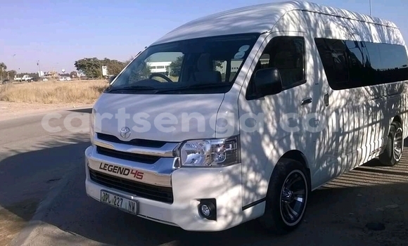 Nunua Ilio tumika Toyota Hiace White Gari ndani ya Mbabane nchini Manzini Nunua Ilio tumika Toyota Hiace White Gari ndani ya Mbabane nchini Manzini