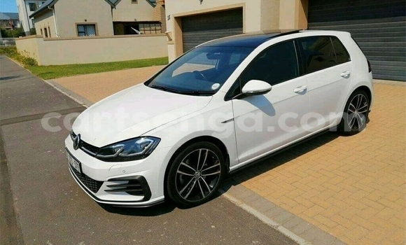 Nunua Ilio tumika Volkswagen Golf White Gari ndani ya Mbabane nchini Manzini