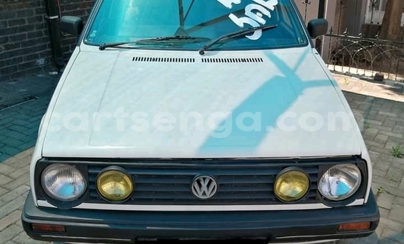 Buy Used Volkswagen Golf White Car in Bulembu in Hhohho
