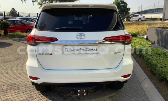 Buy Used Toyota Fortuner White Car in Ezulwini in Hhohho Buy Used Toyota Fortuner White Car in Ezulwini in Hhohho