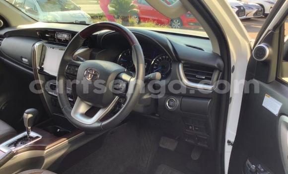 Buy Used Toyota Fortuner White Car in Ezulwini in Hhohho Buy Used Toyota Fortuner White Car in Ezulwini in Hhohho