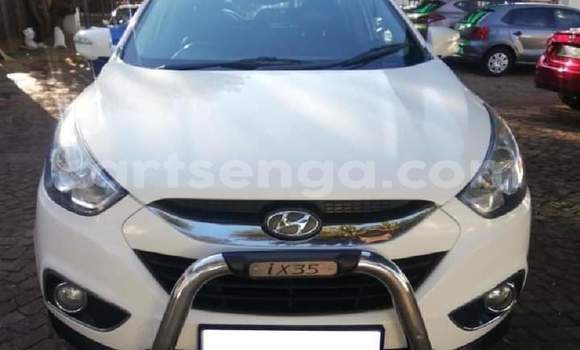 Nunua Ilio tumika Hyundai ix35 White Gari ndani ya Manzini nchini Manzini