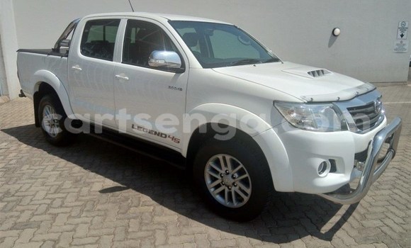 Buy Used Toyota Hilux White Car in Mbabane in Manzini