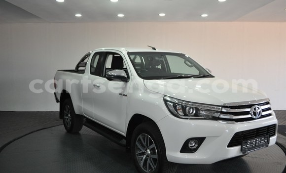 Buy Used Toyota Hilux White Car in Mbabane in Manzini