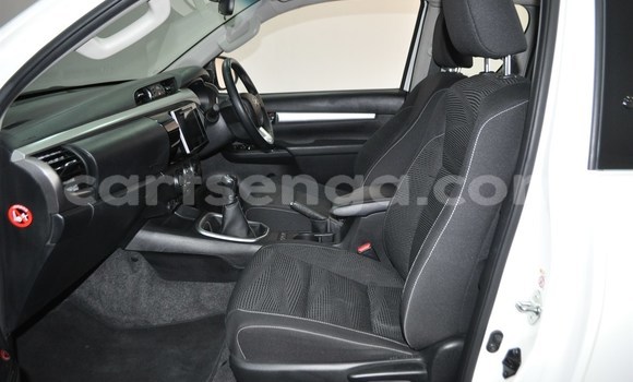 Buy Used Toyota Hilux White Car in Mbabane in Manzini Buy Used Toyota Hilux White Car in Mbabane in Manzini