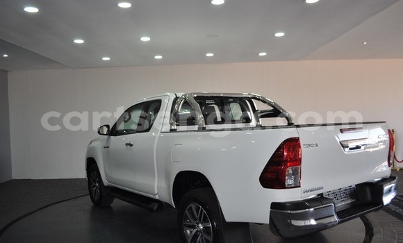 Buy Used Toyota Hilux White Car in Mbabane in Manzini Buy Used Toyota Hilux White Car in Mbabane in Manzini