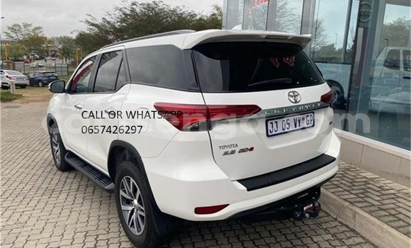 Buy Used Toyota Fortuner White Car in Bulembu in Hhohho Buy Used Toyota Fortuner White Car in Bulembu in Hhohho