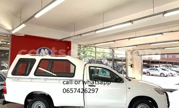 Buy Used Toyota Hilux White Car in Bulembu in Hhohho Buy Used Toyota Hilux White Car in Bulembu in Hhohho