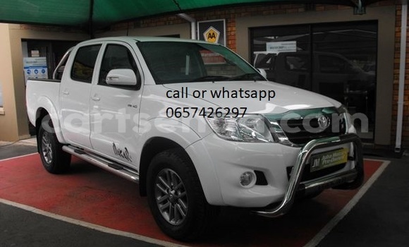 Buy Used Toyota Hilux White Car in Bulembu in Hhohho Buy Used Toyota Hilux White Car in Bulembu in Hhohho