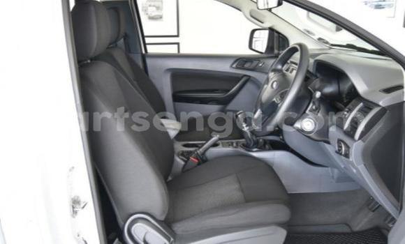 Nunua Ilio tumika Ford Ranger White Gari ndani ya Mbabane nchini Manzini Nunua Ilio tumika Ford Ranger White Gari ndani ya Mbabane nchini Manzini
