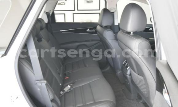 Nunua Ilio tumika Kia Sorento White Gari ndani ya Mbabane nchini Manzini Nunua Ilio tumika Kia Sorento White Gari ndani ya Mbabane nchini Manzini