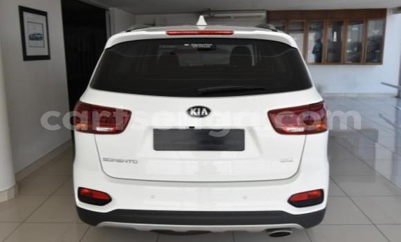 Nunua Ilio tumika Kia Sorento White Gari ndani ya Mbabane nchini Manzini Nunua Ilio tumika Kia Sorento White Gari ndani ya Mbabane nchini Manzini