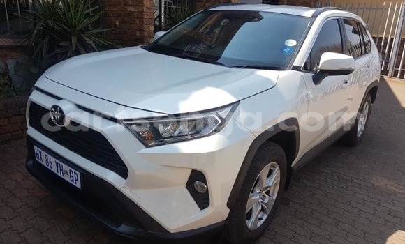 Buy Used Toyota RAV4 White Car in Big Bend in Lubombo Buy Used Toyota RAV4 White Car in Big Bend in Lubombo