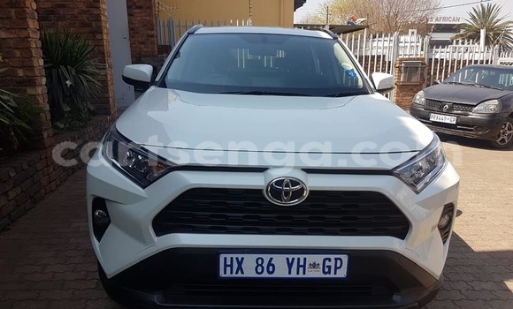 Buy Used Toyota RAV4 White Car in Big Bend in Lubombo Buy Used Toyota RAV4 White Car in Big Bend in Lubombo